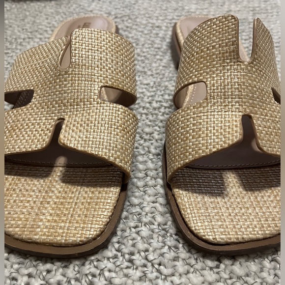 New Cushionaire sandals 7.5 - Picture 3 of 5